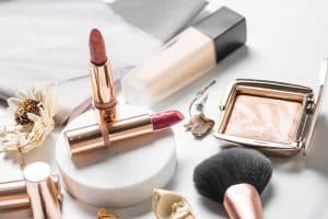 how to sell private label cosmetics