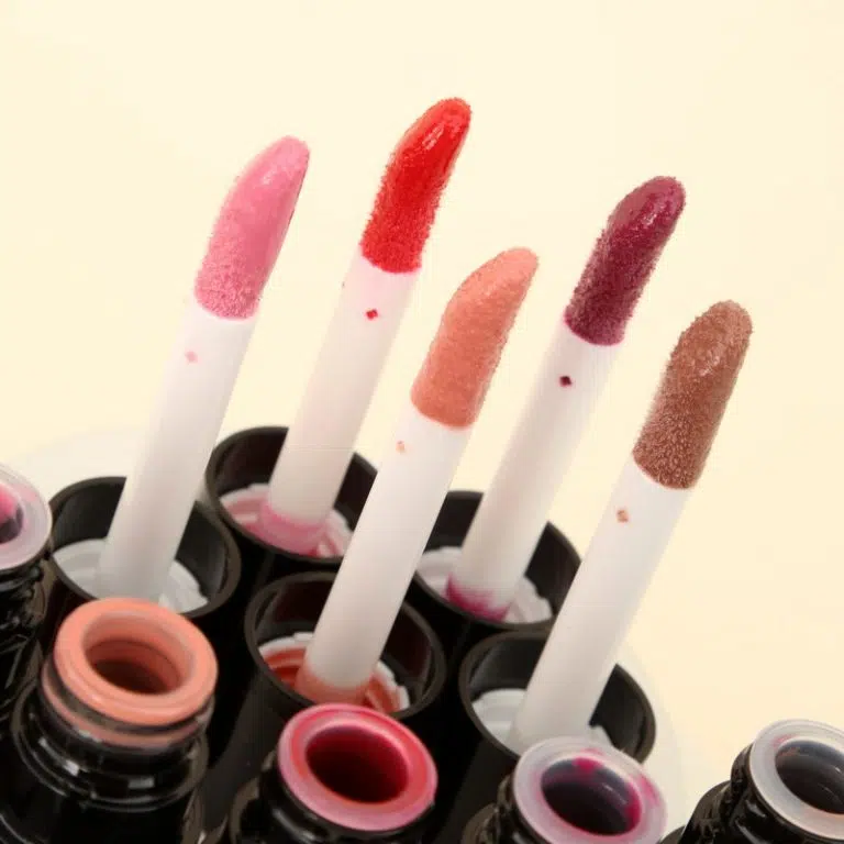high shine lip oil applicators